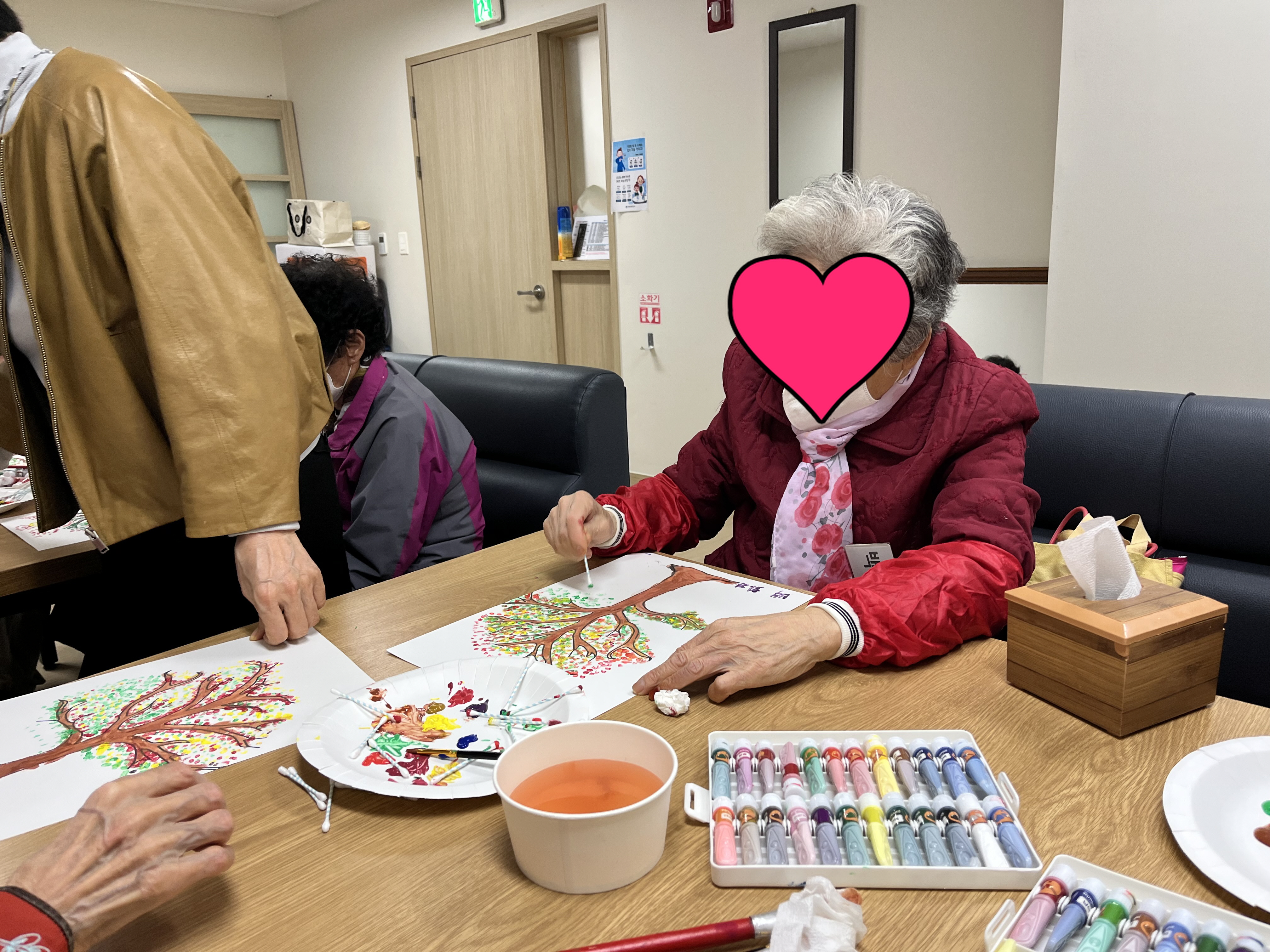 치매예방 프로그램 나무 그리기 