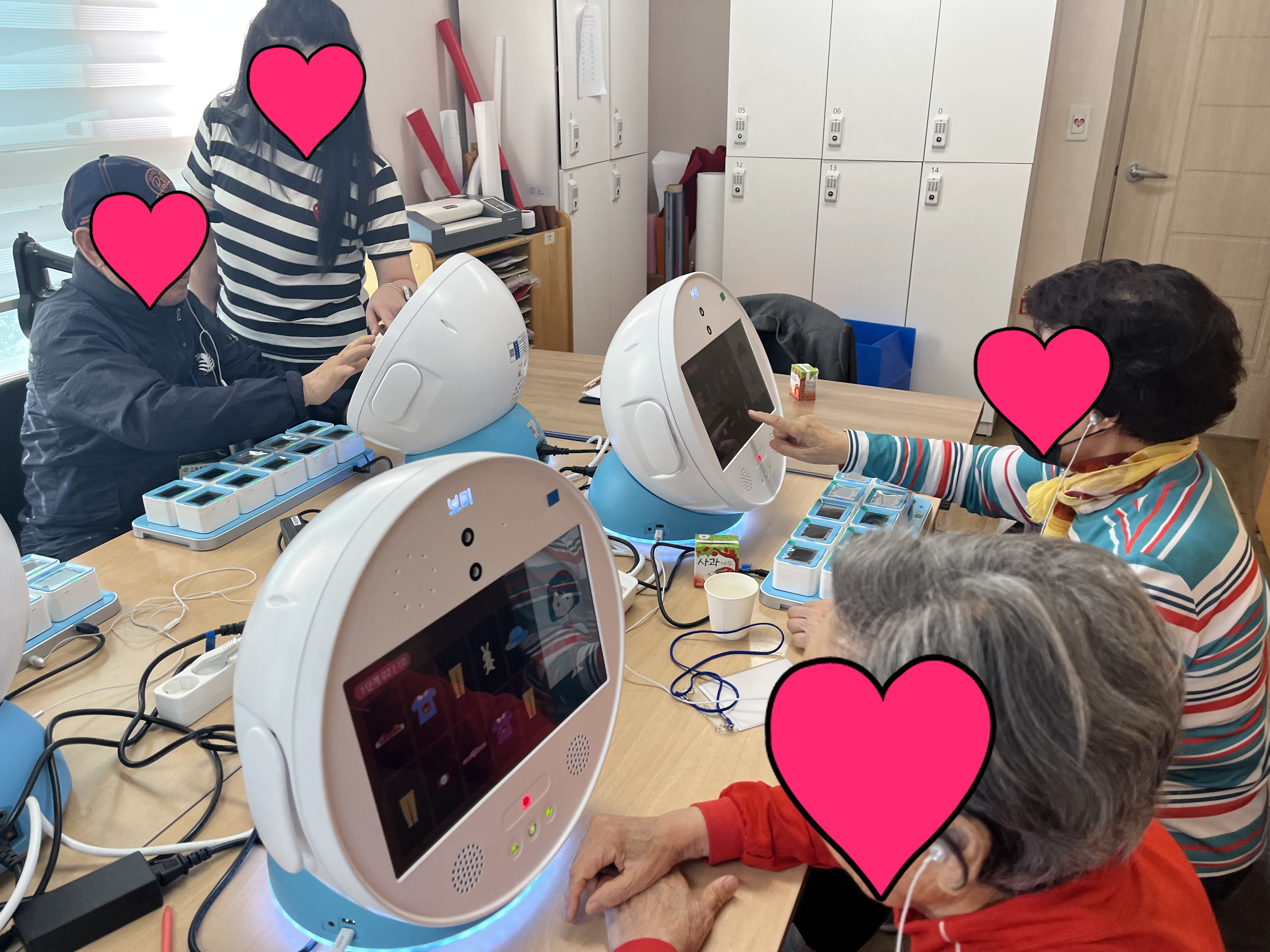 ai 로봇 활용 프로그램 보미 교육 손자손녀 옷입히기 